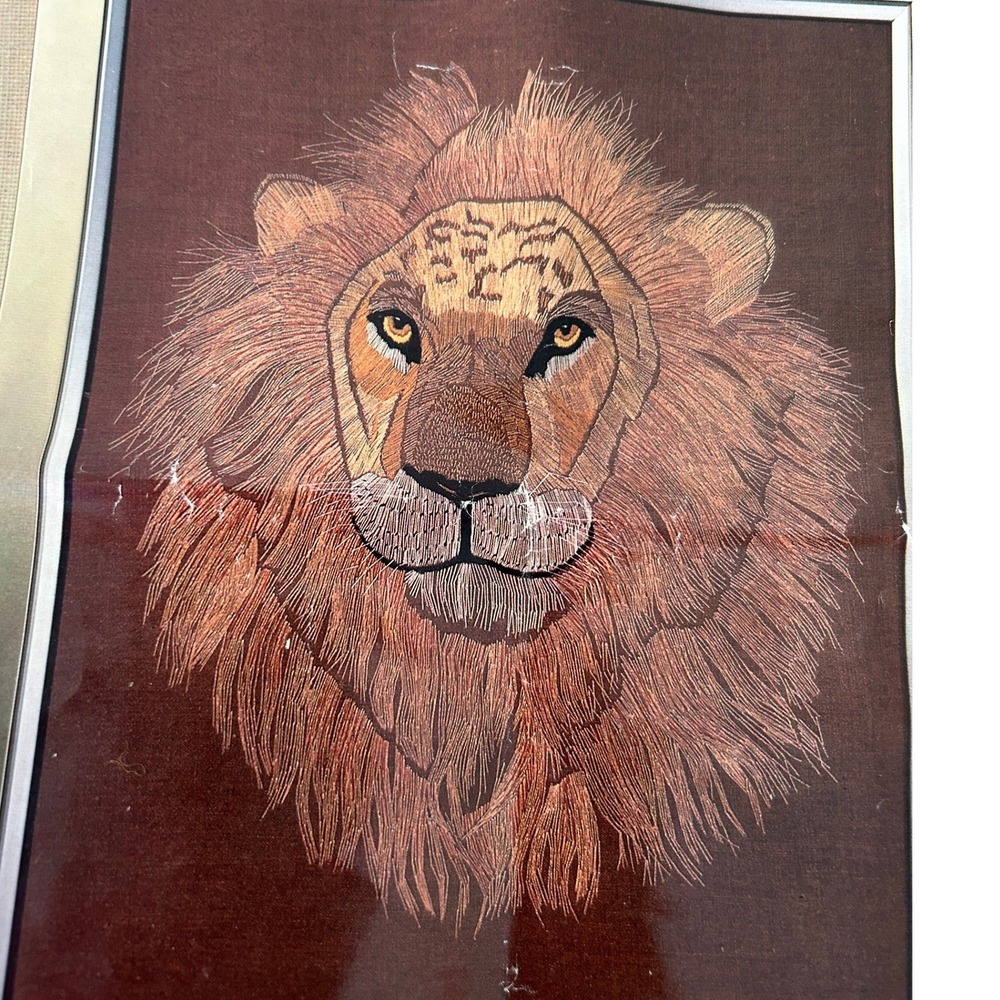 Vintage Bucilla Needlecraft Leo Crewel Embroidery Kit 3465 Stamped Linen 20x24
